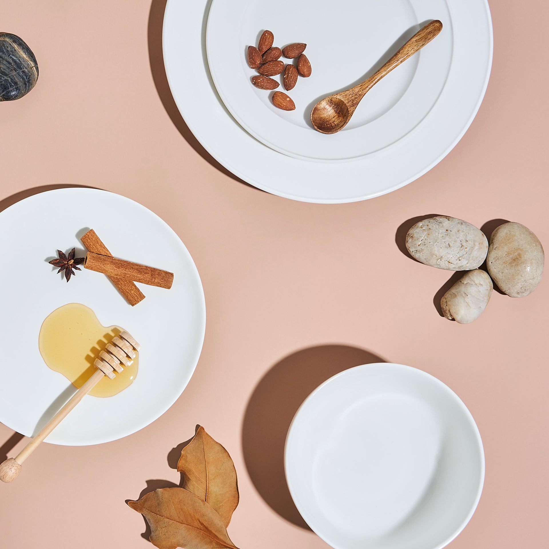 White Bone China Dinner Set 'Classica' (12 Pieces) - Anders & White