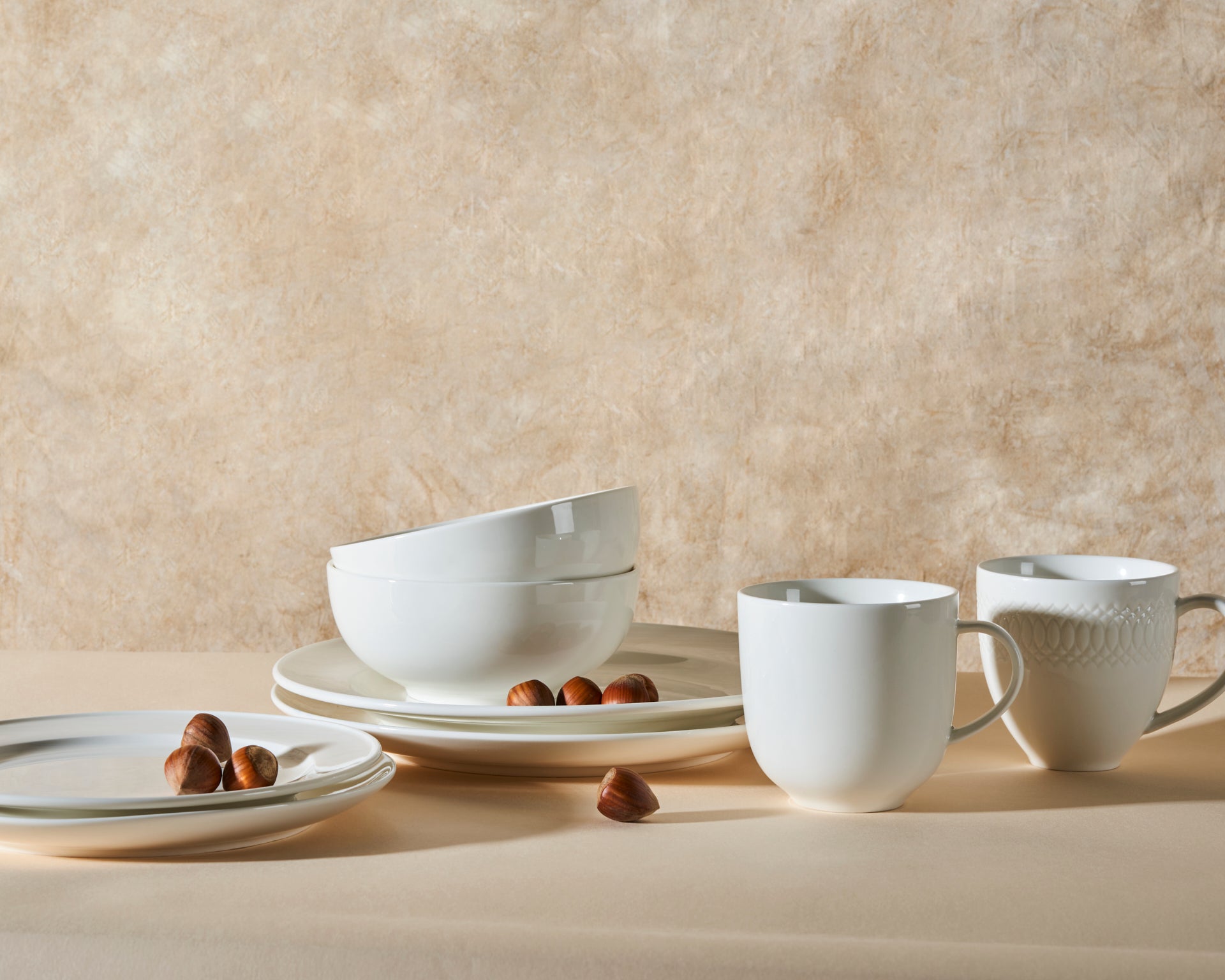 White Bone China Mug Set 'Darling' (4x 320ml Mugs). - Anders & White